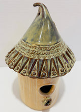 Load image into Gallery viewer, BirdHouse - The Strawhouse Ceramic Cottage
