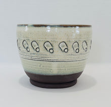 Load image into Gallery viewer, Creamy Ivory Planter - 5&quot;w x 4.25&quot;h
